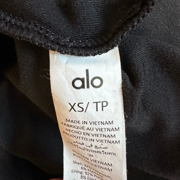 Alo That Shelf Bra Alosoft Tank in Size XS - Picture 5 of 5